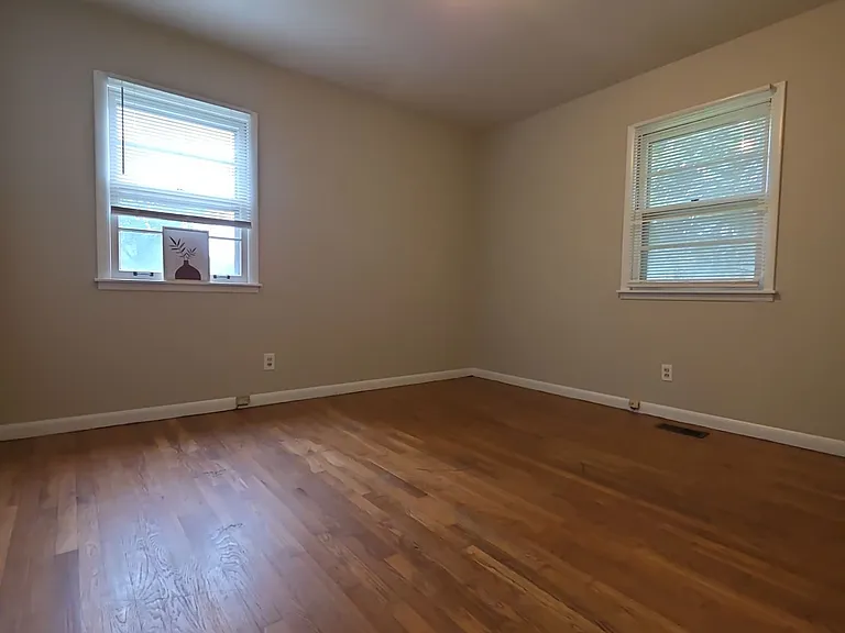 4504 Sparkman Dr NW — Photo 7