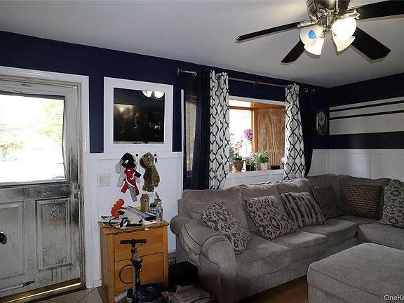 4th image of 143 Jefferson Avenue