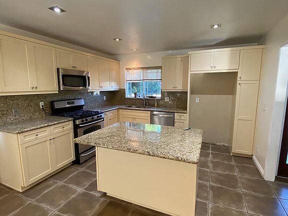 2nd image of 411 Ellingbrook Dr