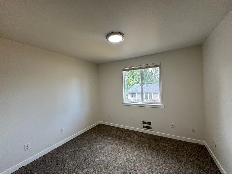 Johnson 943-945 — Photo 20