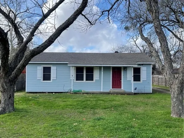 1205 N East St, Edna, TX 77957