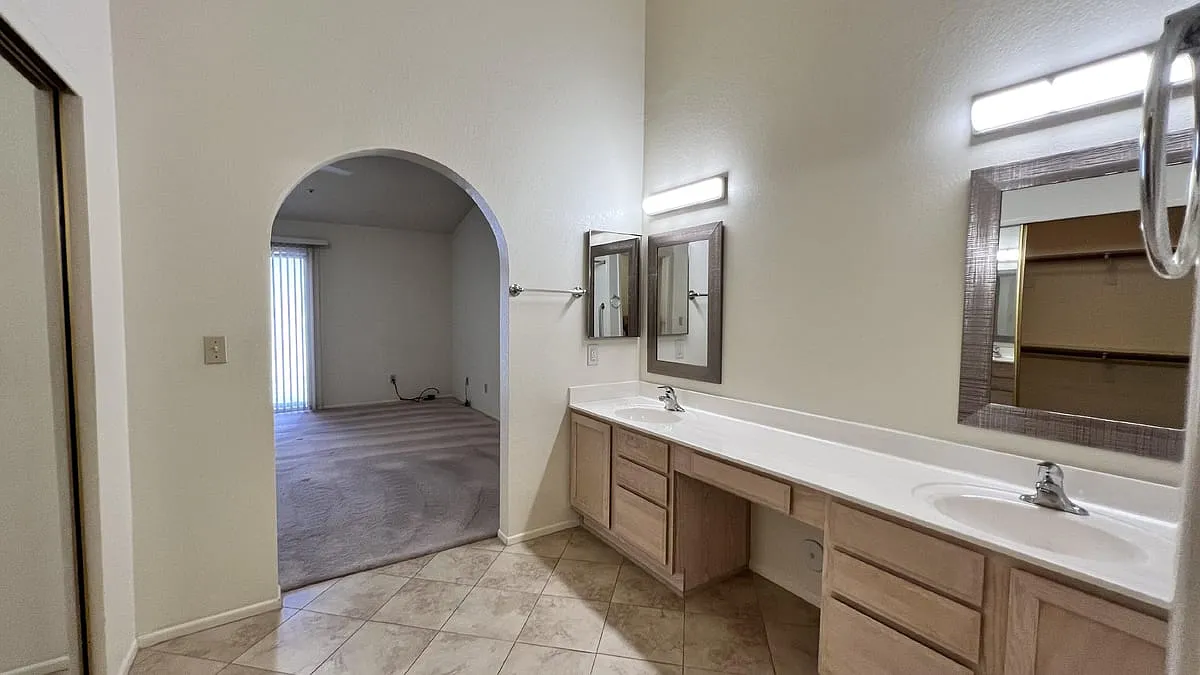 13430 North 92nd Way — Photo 3