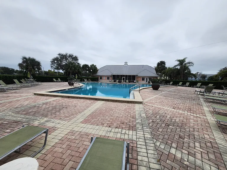 4756 Beach Dr SE #C — Photo 19