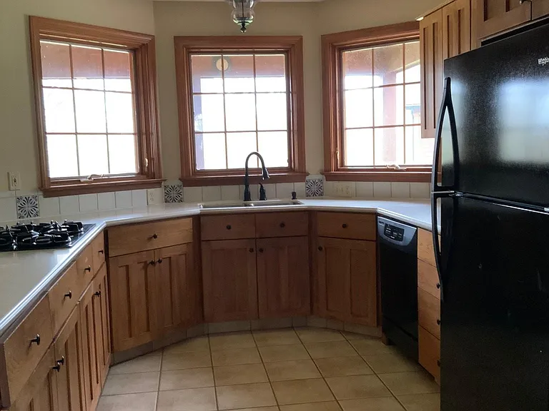 172 Bermuda Dr — Photo 4