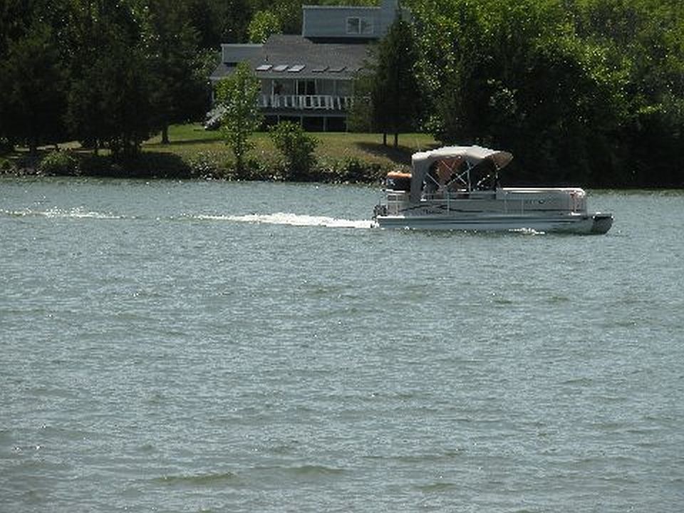 1st image of 176 Longwood Dr