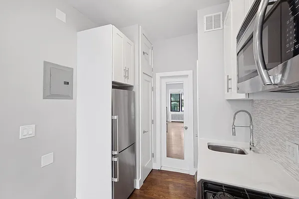 Rented by Cooper & Cooper Real Estate | media 2