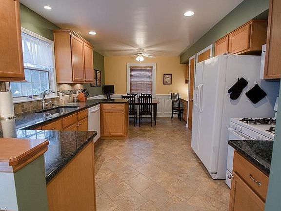 The remodeled Kitchen and Breakfast area are sure to have you enjoy time preparing meals and entertaining.