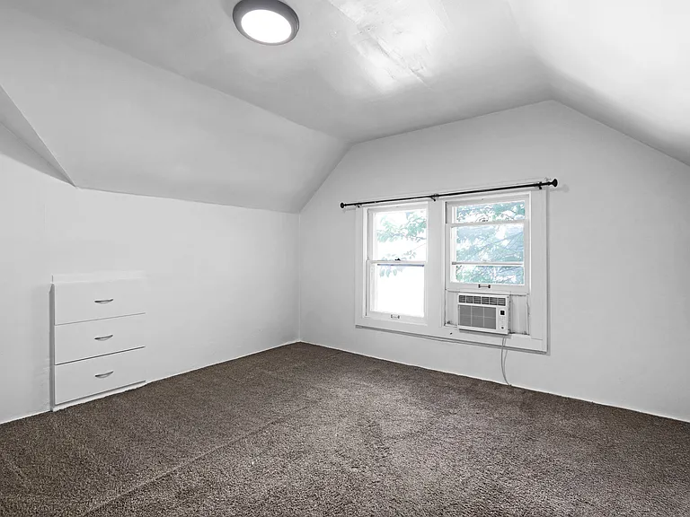 12608 Corlett Ave — Photo 3