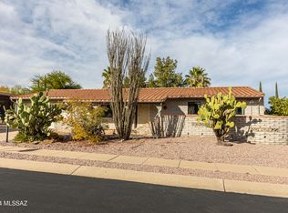 125 E La Grosella, Green Valley, AZ 85614