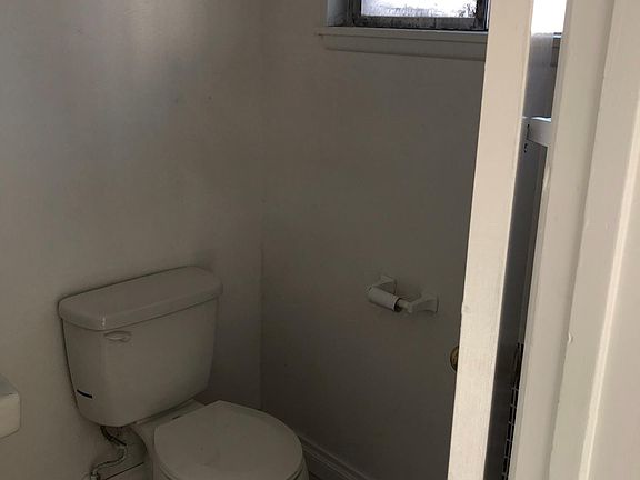 4th image of 520 S 10th St APT 2