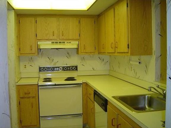3rd image of 6550 S Oriole Blvd APT 103