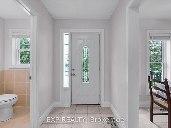 3rd image of 14 Russell Hill Rd