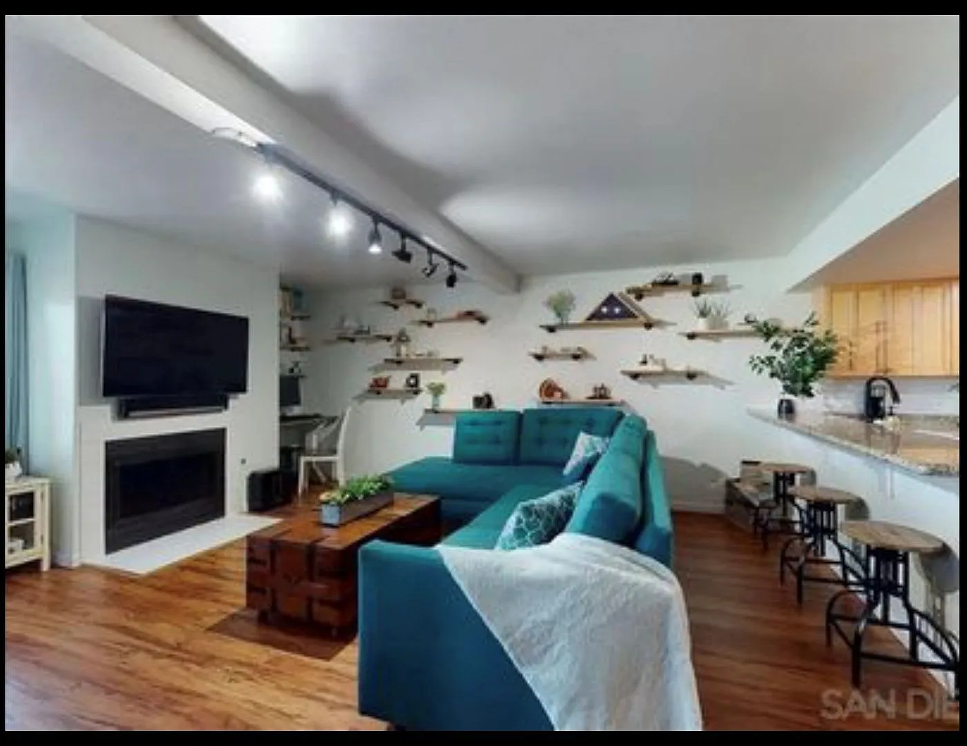 2 Bedroom Condo close to the Beach — Photo 2