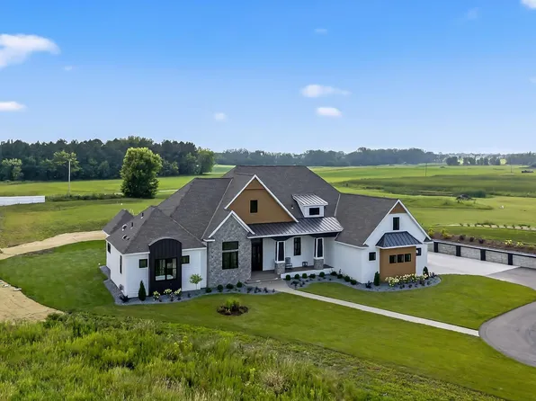 6783 Broadview Dr, Prior Lake, MN 55372