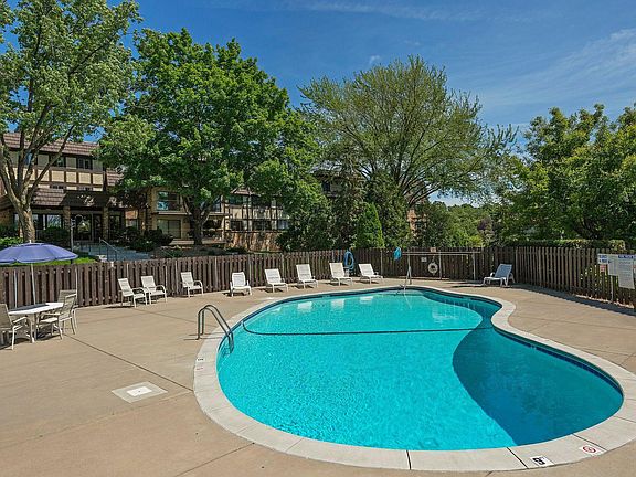 2nd image of 205 Barry Ave S APT 303