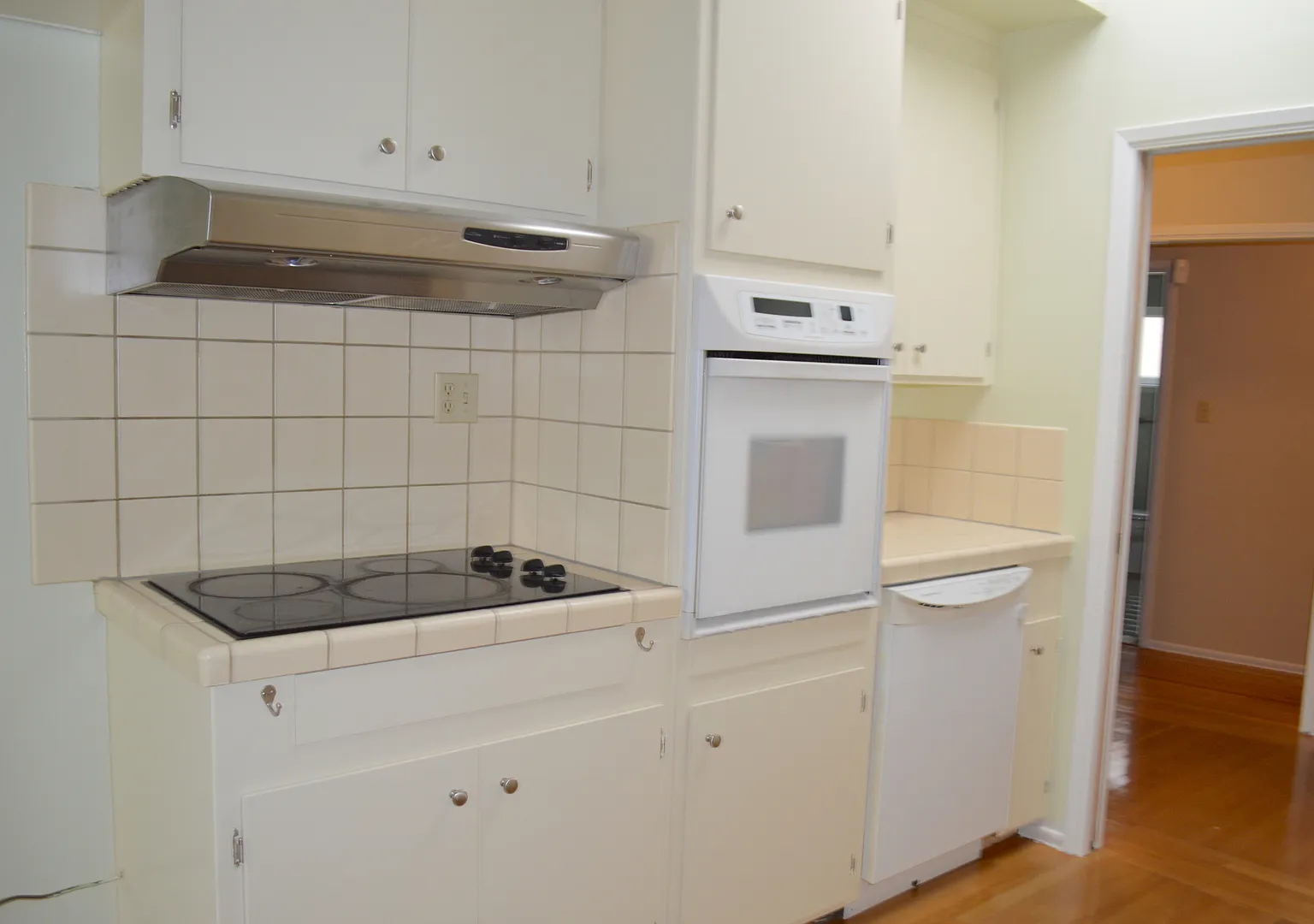 Charming large home near public transportation — Photo 4