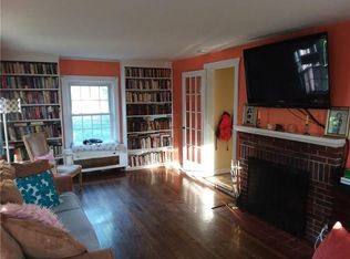 2 Yale Ave, Riverside, RI 02915