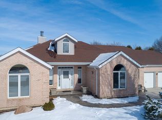 39W292 Grand Ave, Elgin, IL 60124