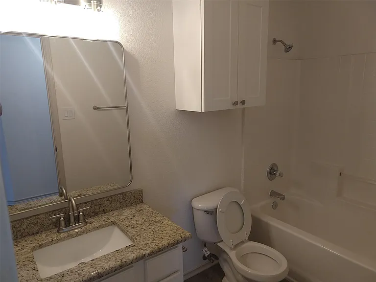 6004 Harwood Crossing Dr — Photo 19