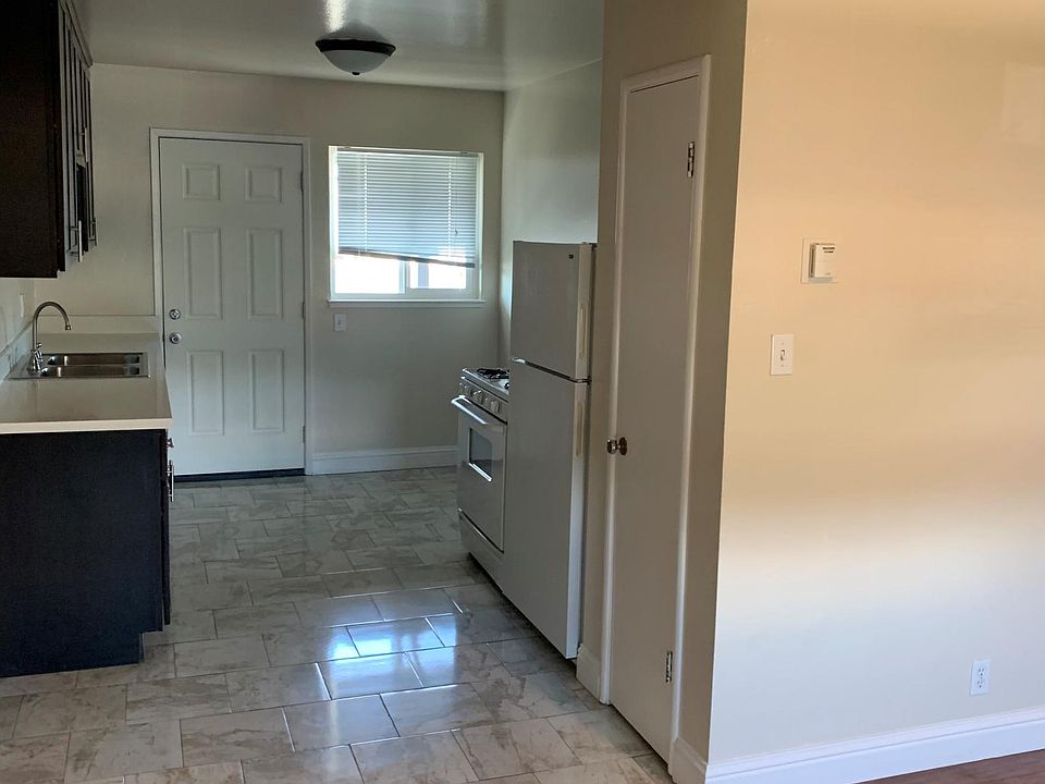 1st image of 431 Kuehnis Dr #431