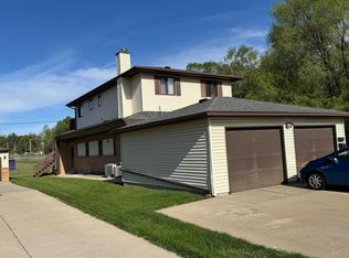 530 Greenmeadow Dr, Waukesha, WI 53188