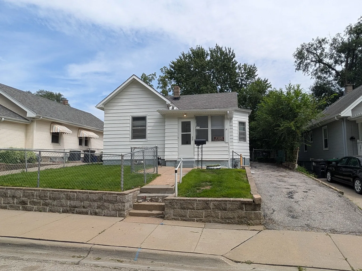 3 bed, 1200 sqft, $1,850 — Photo 1