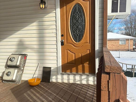 2nd image of 124 Greenview Dr #1