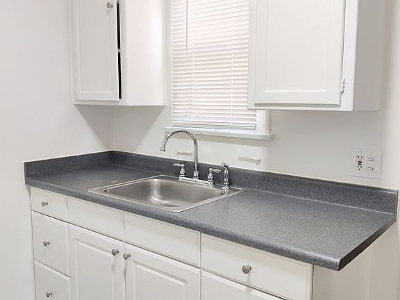 5th image of 12122 Hoffman St #3