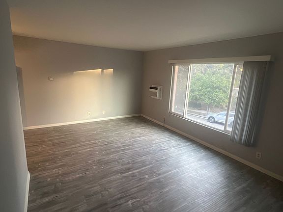 3rd image of 4028 Perlita Ave APT 12