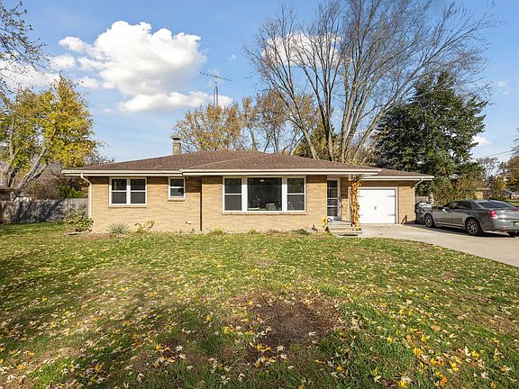 5th image of 1733 Clearwood Dr