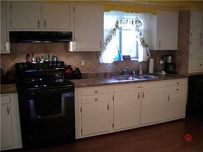 4th image of 1110 N County Road 900 E