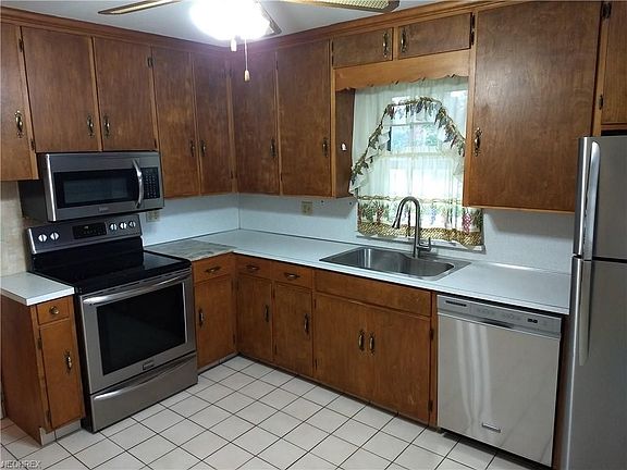 5th image of 616 E Broad St