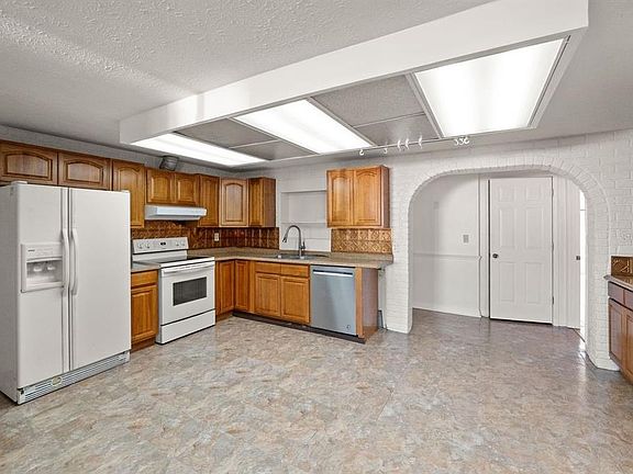 5th image of 6870 Parkside Dr