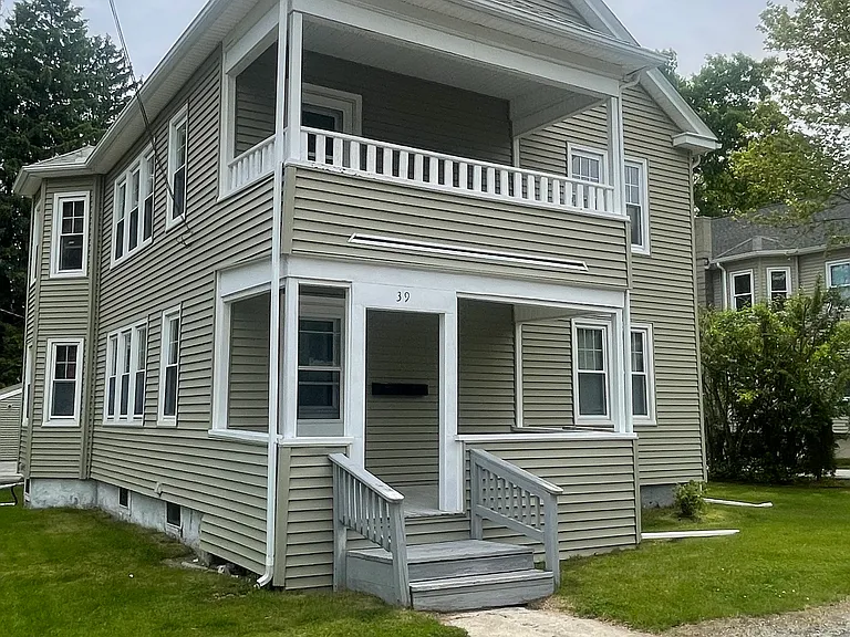 39 Brook St #2 — Photo 3