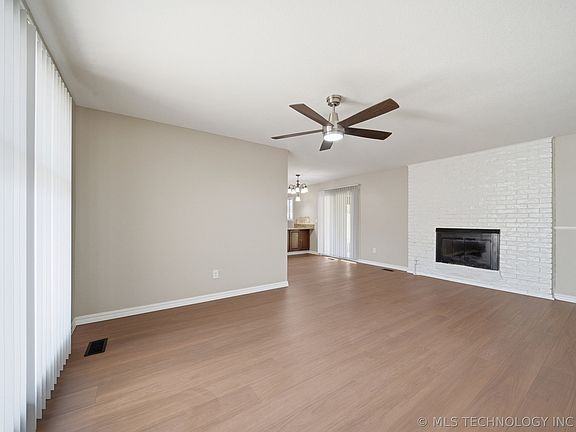 3rd image of 11819 E 27th St