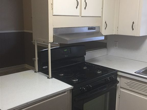4th image of 30 Stovall Ct