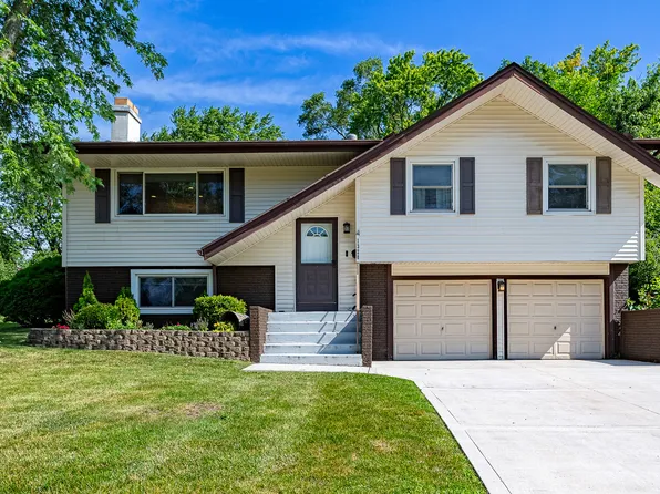 1328 Concord Ln, Schaumburg, IL 60193