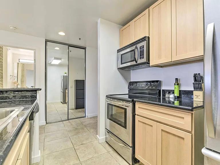 6400 Christie Ave #5401 — Photo 16