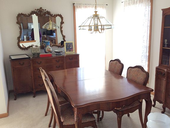 Formal dining room