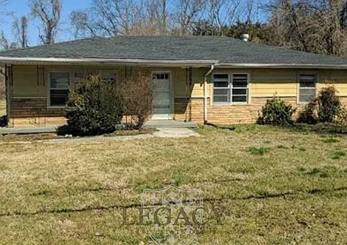 210 W Lokey Ave Photo 1