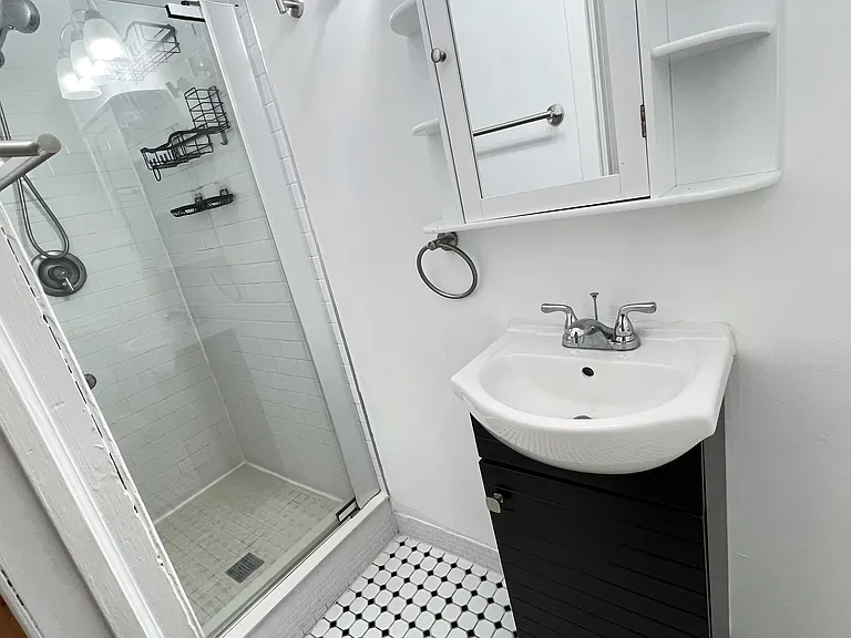 9229 Gettysburg St #1 — Photo 4