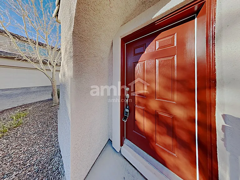 921 Shades End Ave — Photo 15