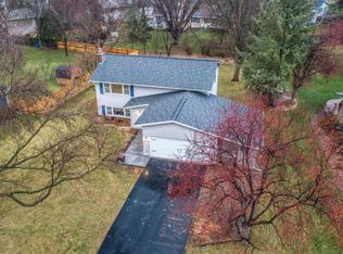 8637 Darnel Rd, Eden Prairie, MN 55344