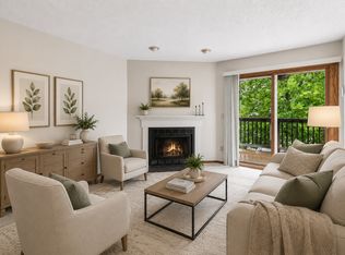 4165 Hilltop Point APT 102, Eagan, MN 55123