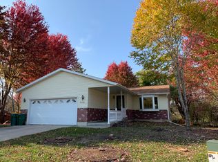 2425 52nd St NW, Rochester, MN 55901