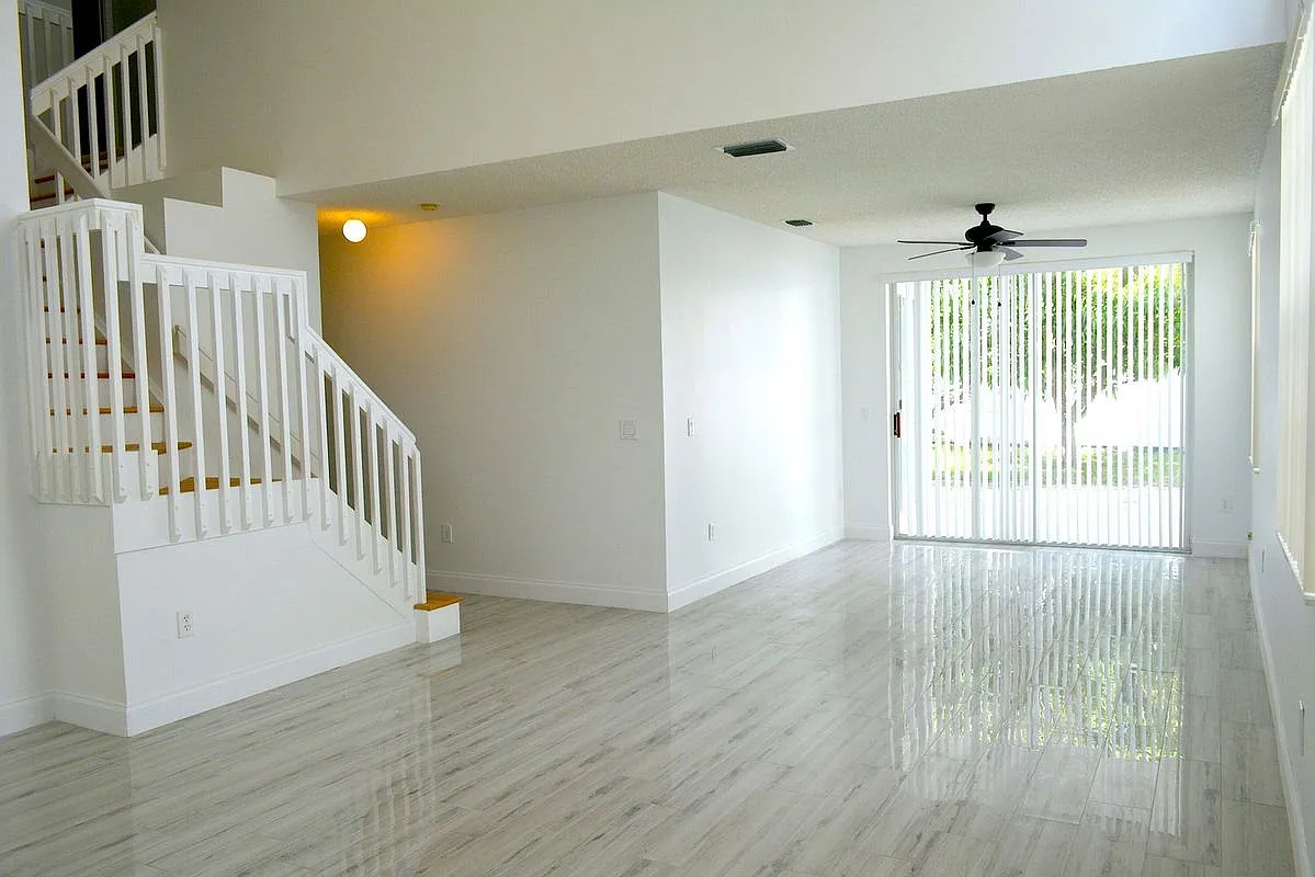 4 bed, 2.5 bath, 2762 sqft, $3,700 — Photo 4
