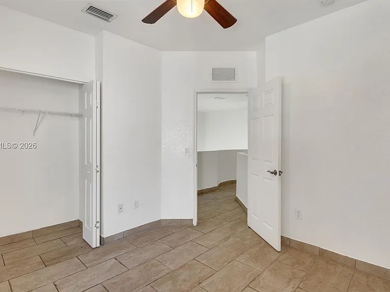 1916 SE 23rd Ave #1916 — Photo 38