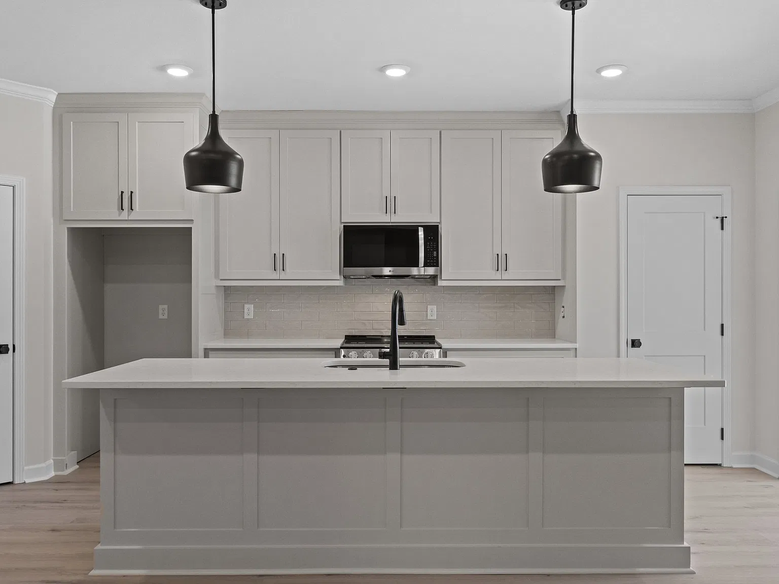 107 Edgewood Circle - 1 — Photo 3