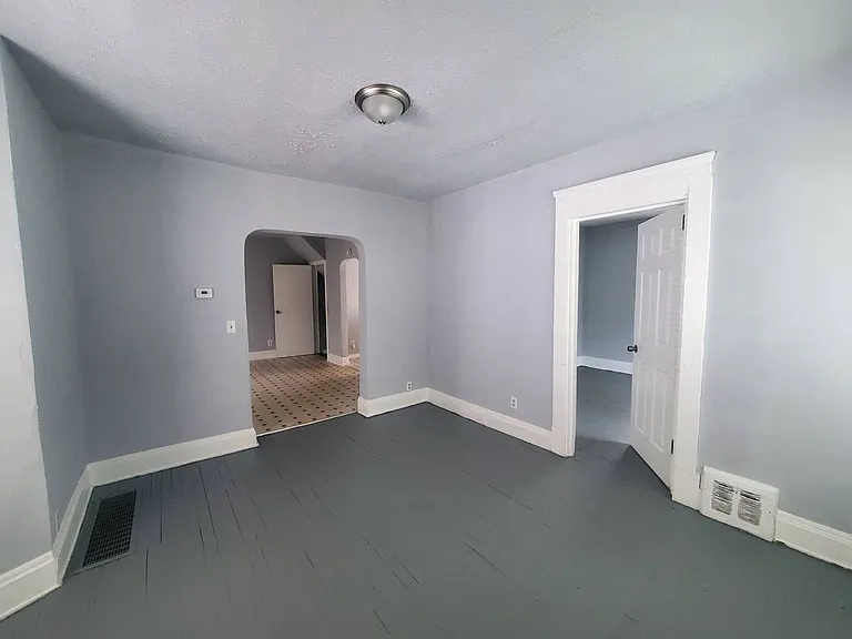 3415 E 114th St — Photo 3
