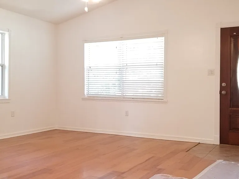 811 Sunflower Trl — Photo 8
